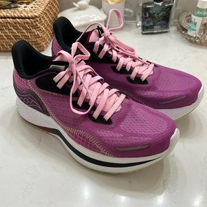 Women’s Saucony Endorphin Shift 2